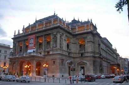 <p>Hungarian State Opera House</p>